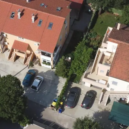 Apartmani Anita Malinska Buitenkant foto